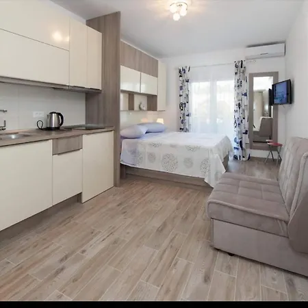 Apartment Mariza *