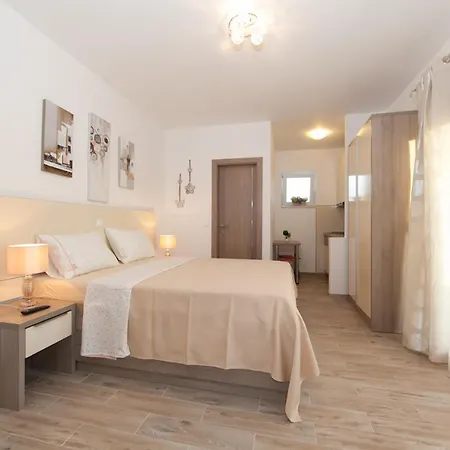 Apartment Mariza *